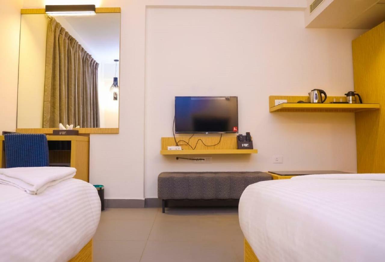 First Inn Hotels Chennai Exterior foto